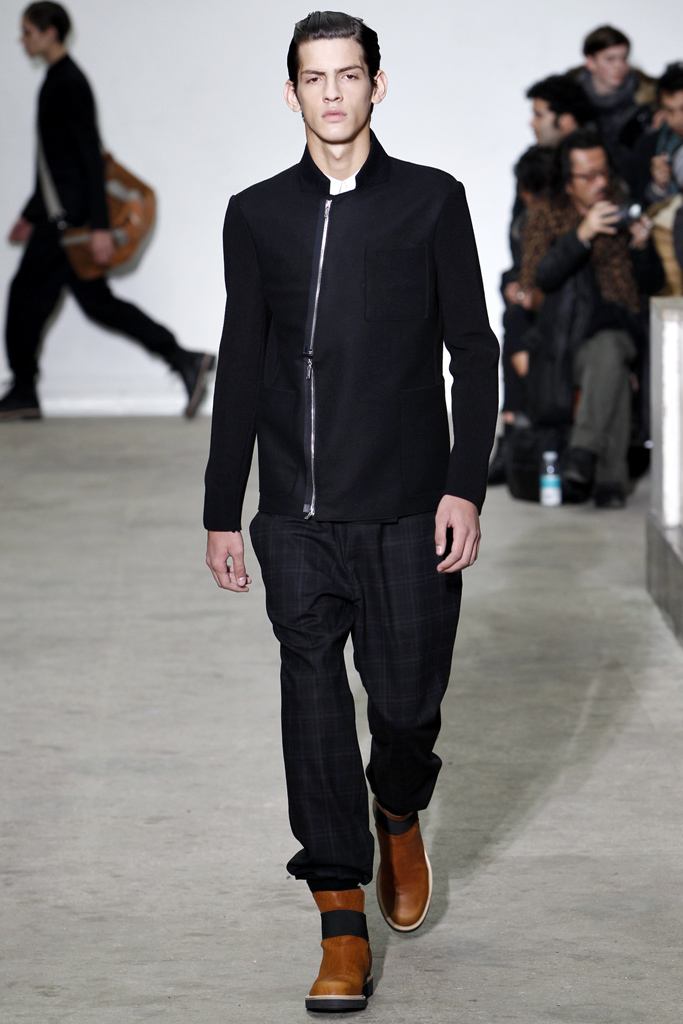 Kris Van Assche 2011 ﶬbDƬ