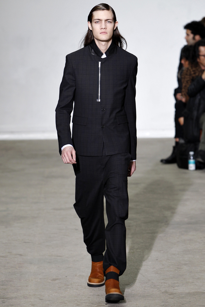Kris Van Assche 2011 ﶬbDƬ