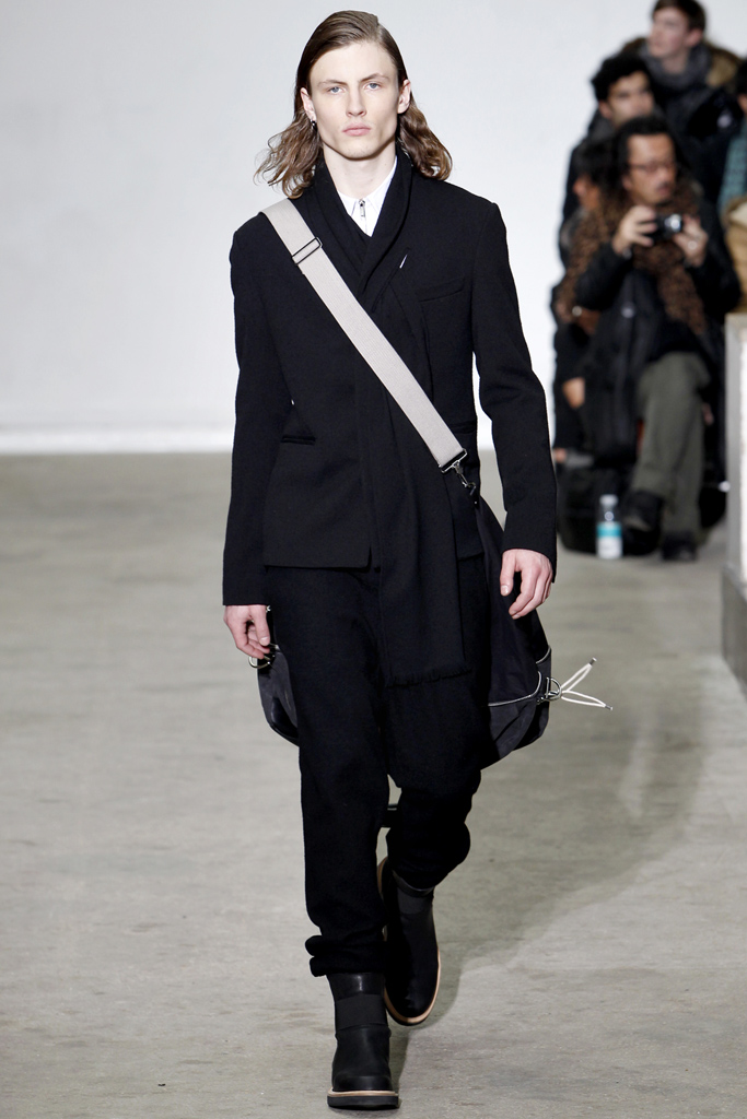 Kris Van Assche 2011 ﶬbDƬ
