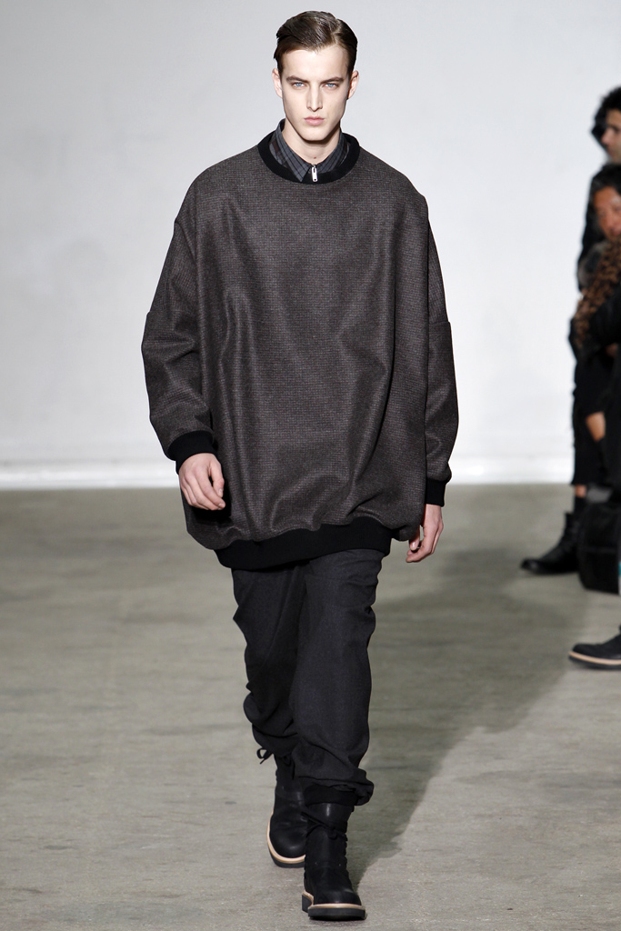 Kris Van Assche 2011 ﶬbDƬ