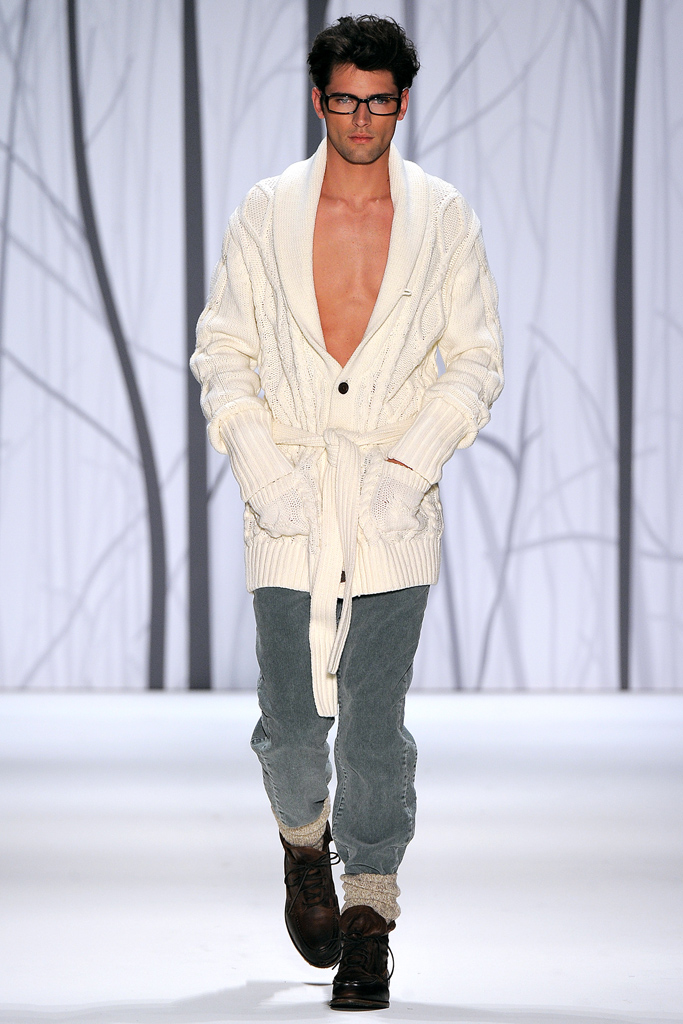 Perry Ellis 2011 ﶬbDƬ