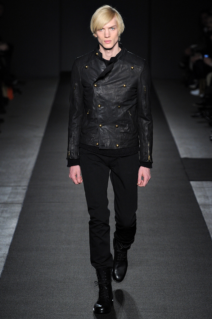Simon Spurr 2011 ﶬbDƬ