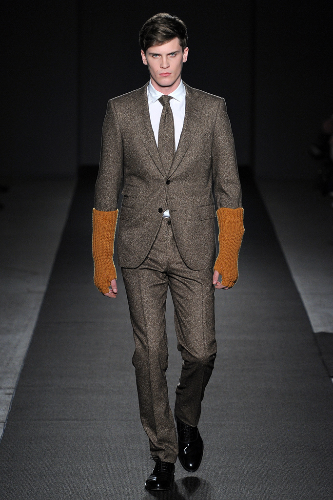 Simon Spurr 2011 ﶬbDƬ