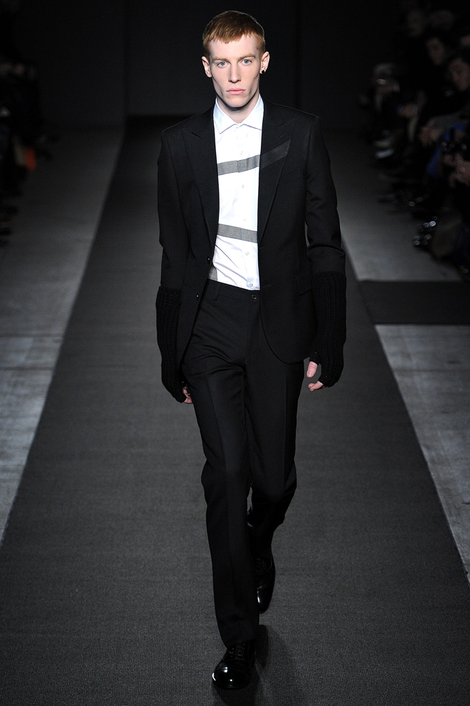Simon Spurr 2011 ﶬbDƬ