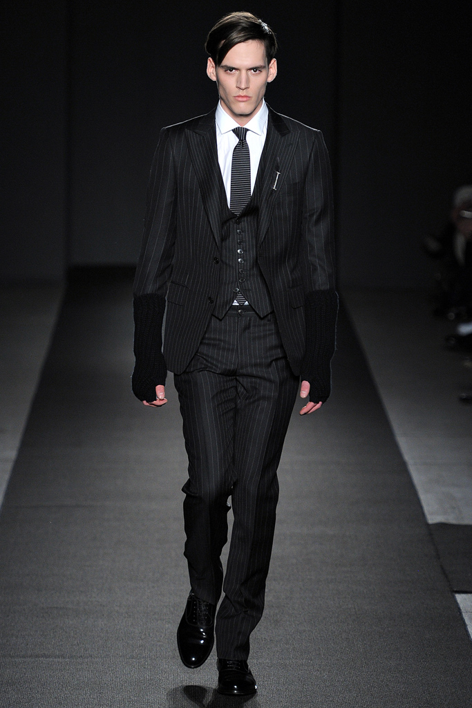 Simon Spurr 2011 ﶬbDƬ