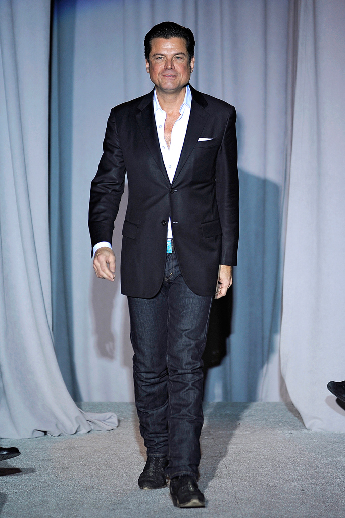 Douglas Hannant  2011 ﶬ¸DƬ