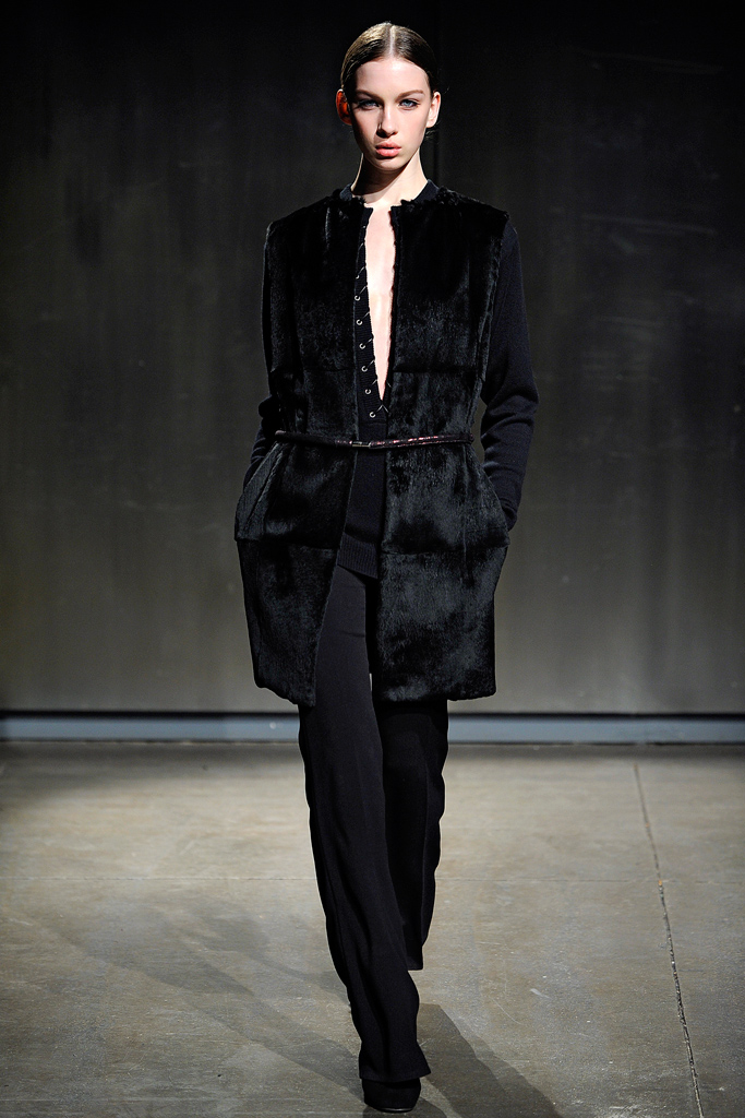 Halston  2011 ﶬ¸DƬ