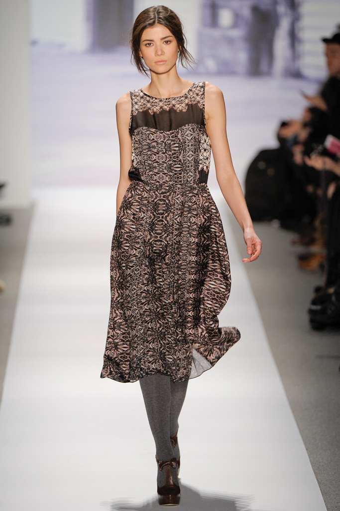 Tibi  2011 ﶬ¸DƬ