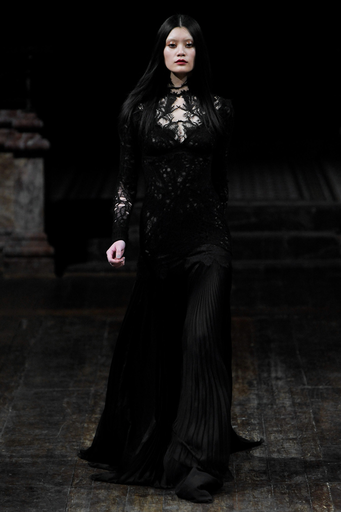 Julien Macdonald 2011ﶬ¸DƬ