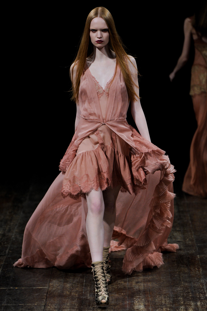 Julien Macdonald 2011ﶬ¸DƬ
