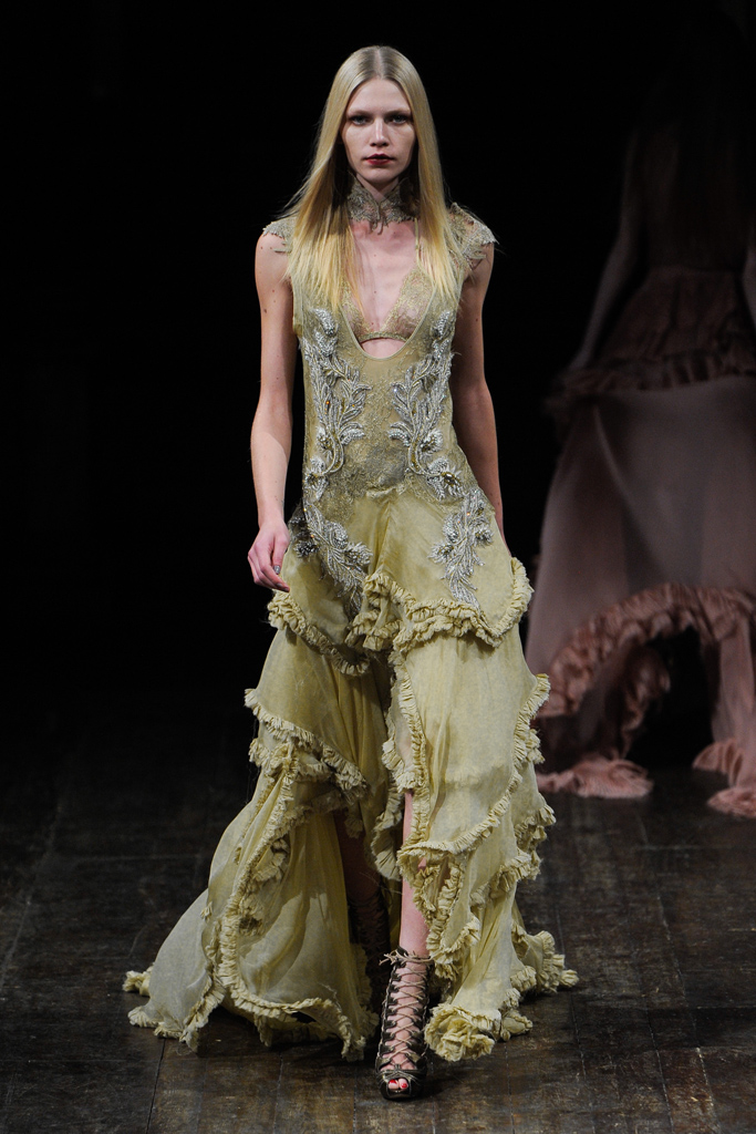 Julien Macdonald 2011ﶬ¸DƬ