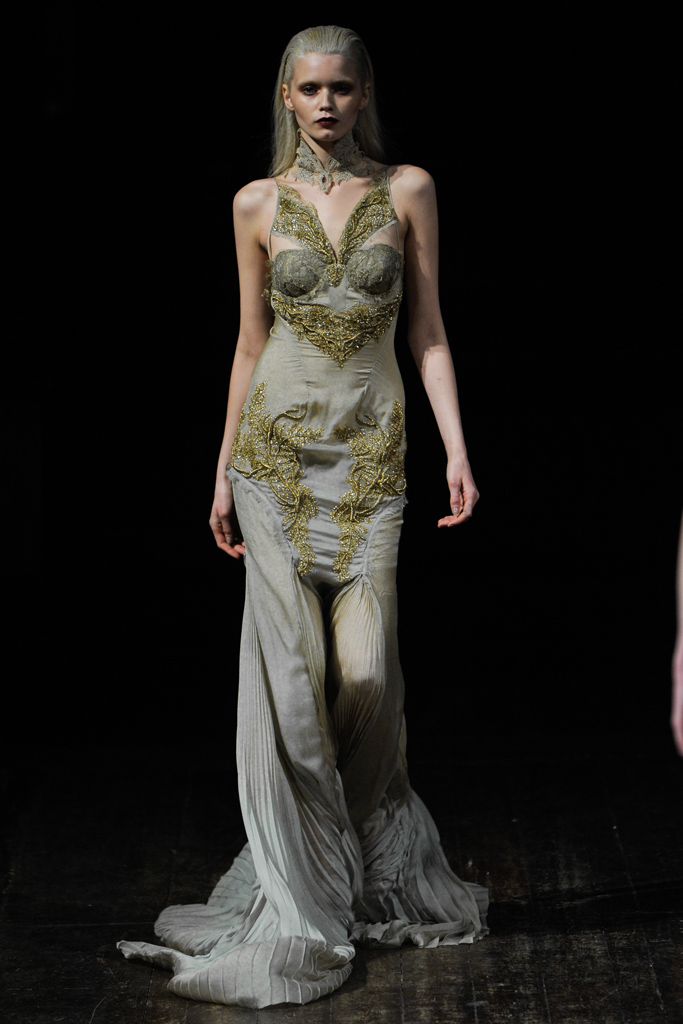 Julien Macdonald 2011ﶬ¸DƬ