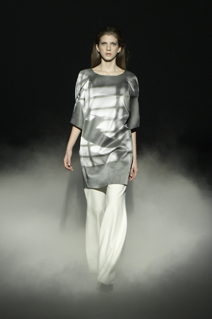 Hussein Chalayan 2011秋冬成衣