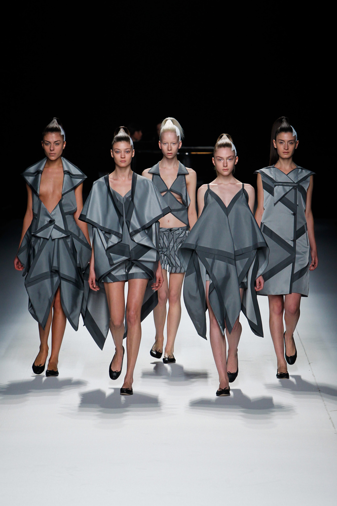 Issey Miyake 2011ﶬ DƬ