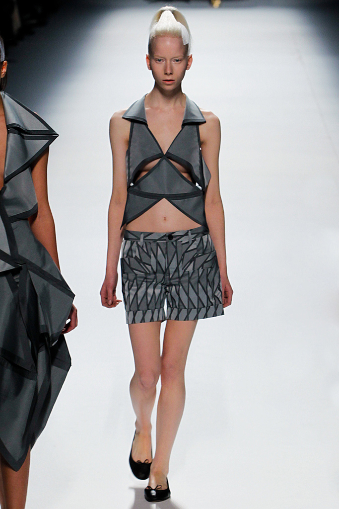 Issey Miyake 2011ﶬ DƬ