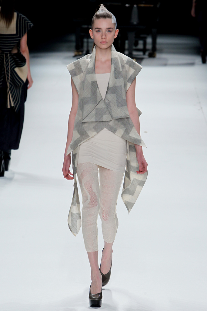 Issey Miyake 2011ﶬ DƬ