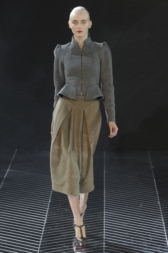 Roland Mouret 2011ﶬ DƬ