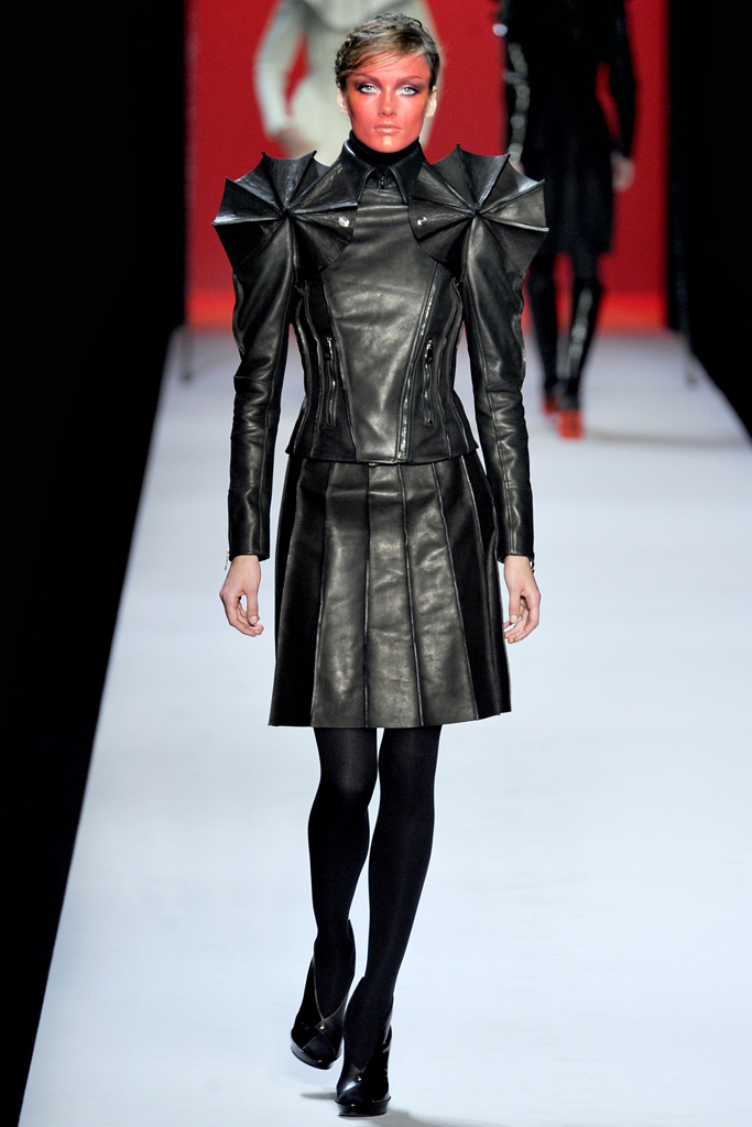 Viktor & Rolf 2011ﶬ DƬ