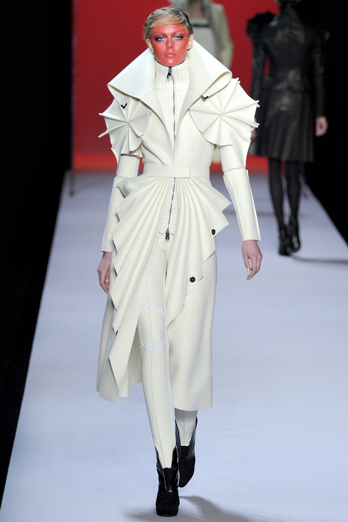 Viktor & Rolf 2011ﶬ DƬ