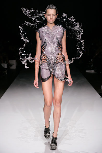 Iris van Herpen x United Nude 2011春夏走秀