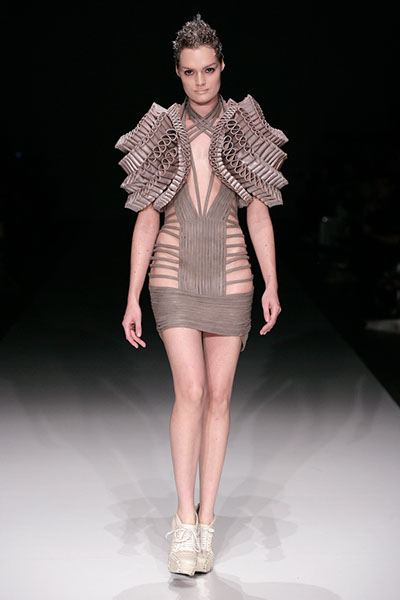 Iris van Herpen x United Nude 2011春夏走秀