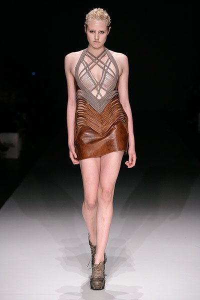 Iris van Herpen x United Nude 2011春夏走秀