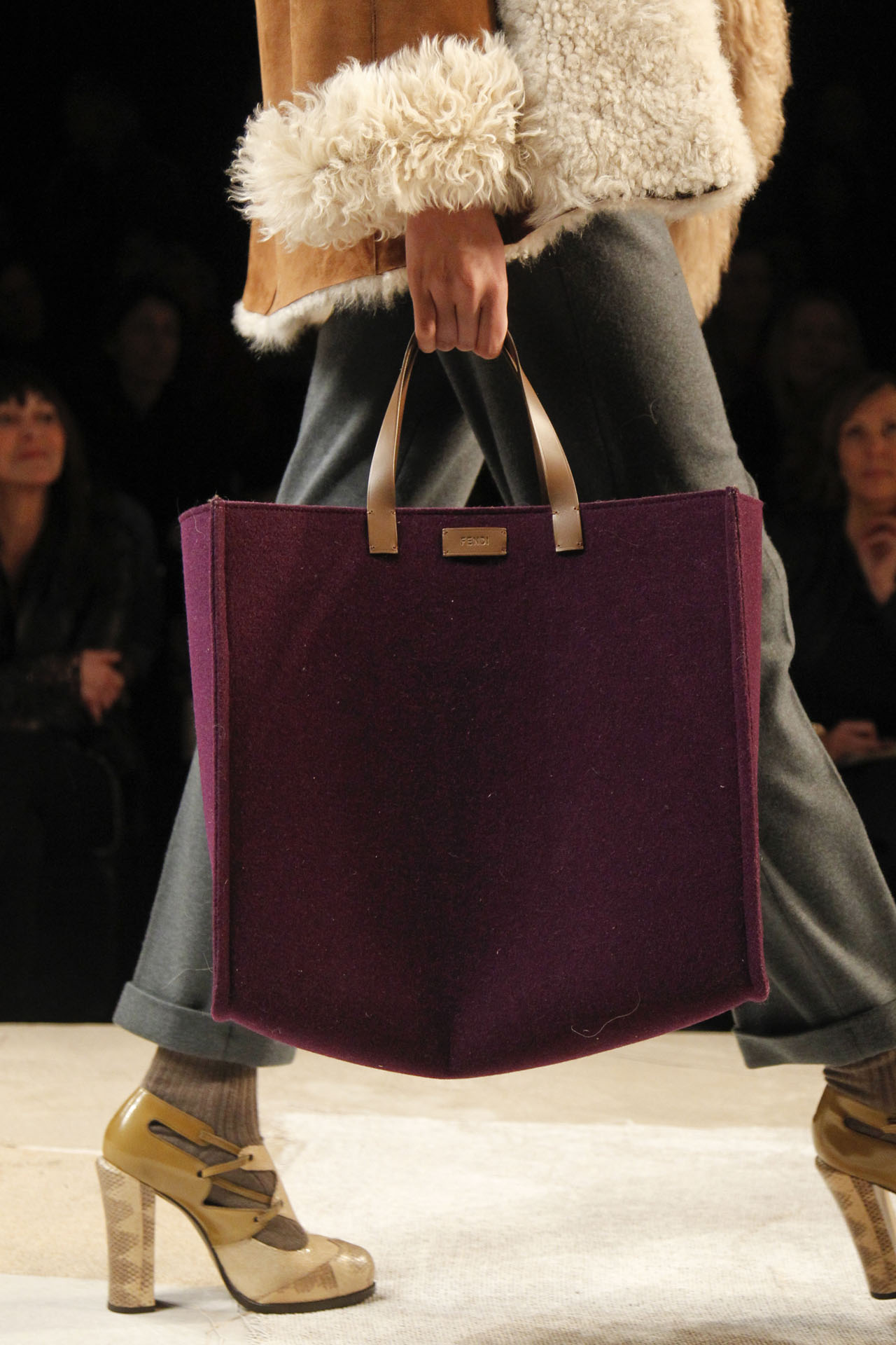 Fendi 2011ﶬDƬ