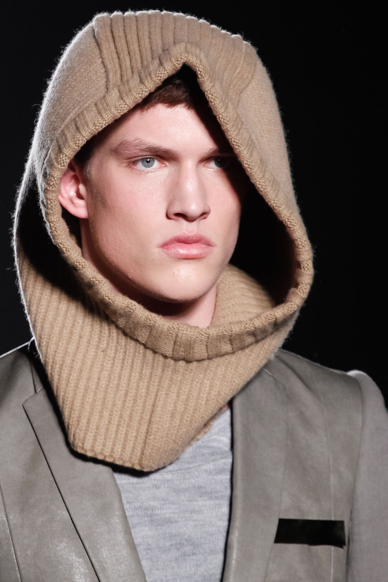 Robert Geller 2011ﶬDƬ