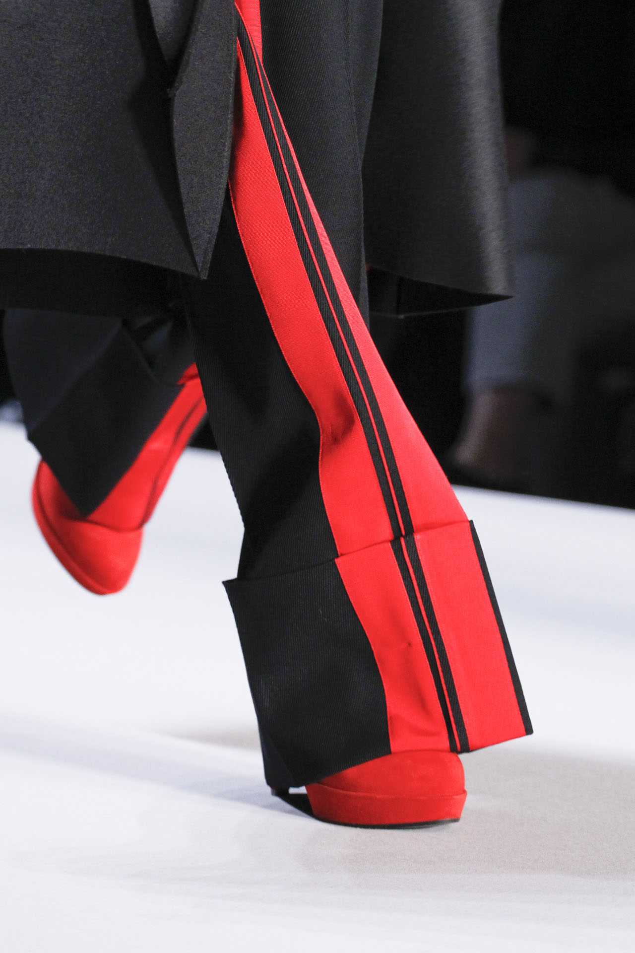 Viktor & Rolf 2011ﶬDƬ