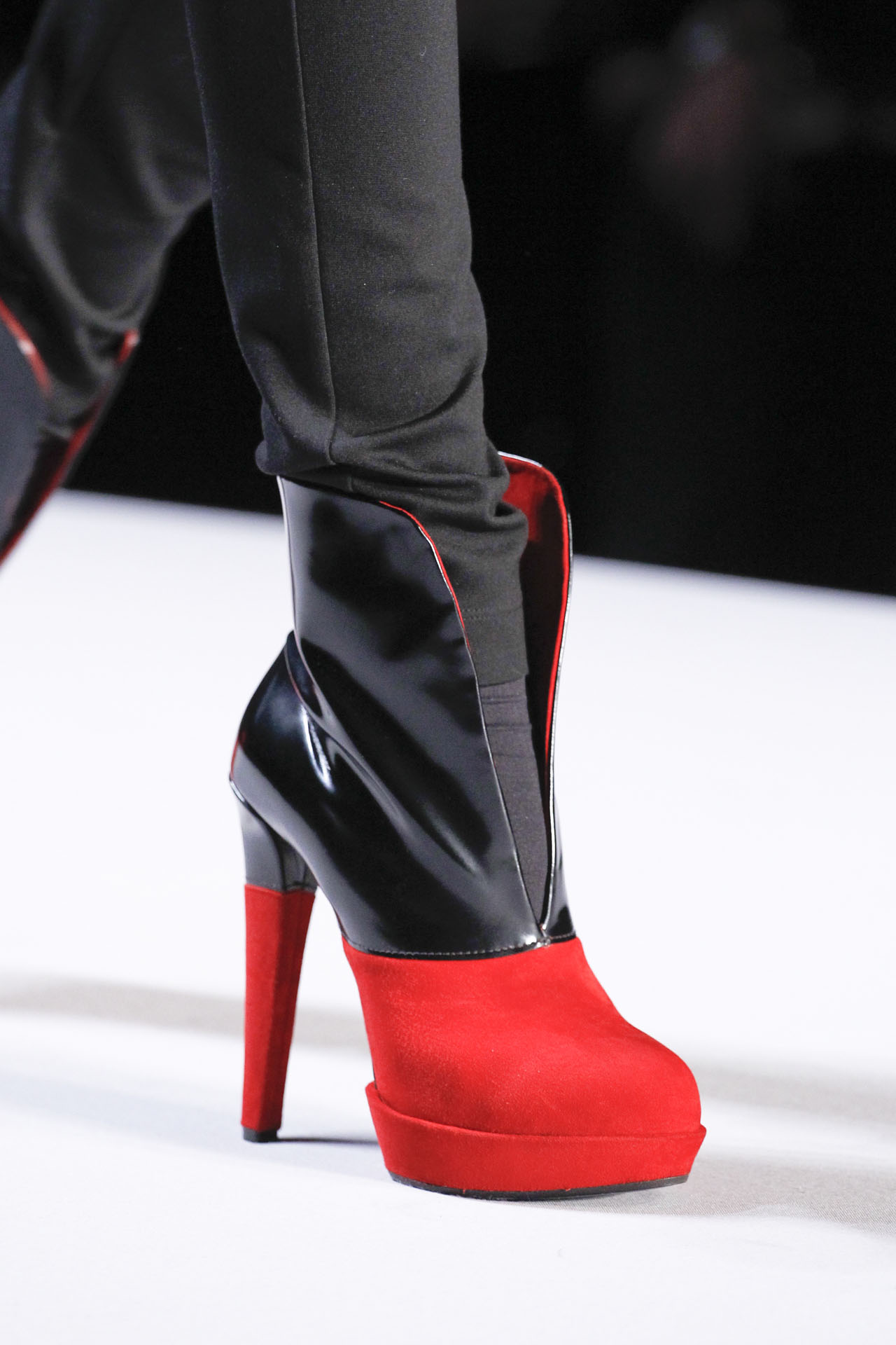 Viktor & Rolf 2011ﶬDƬ