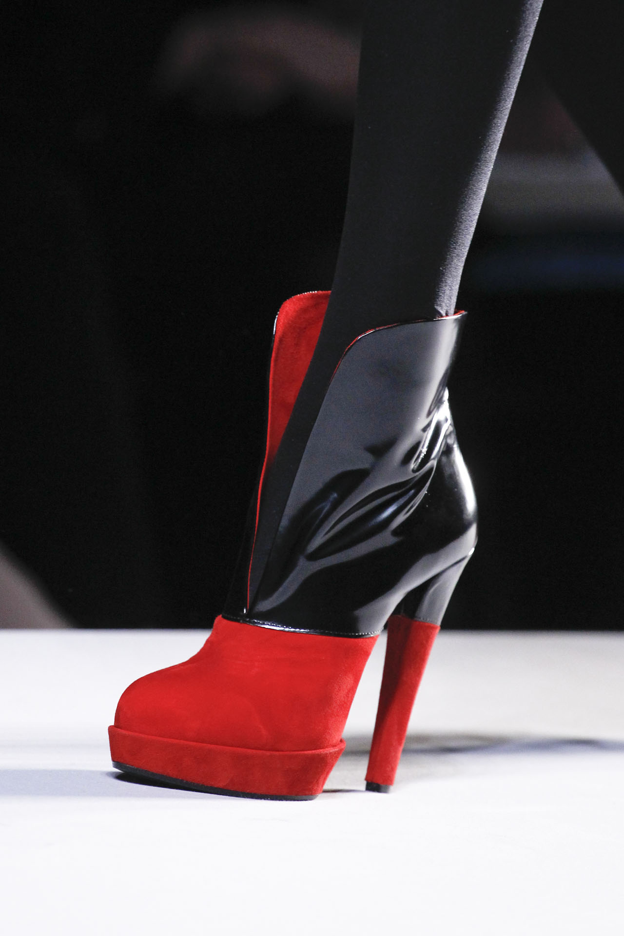 Viktor & Rolf 2011ﶬ(x)(ji)DƬ