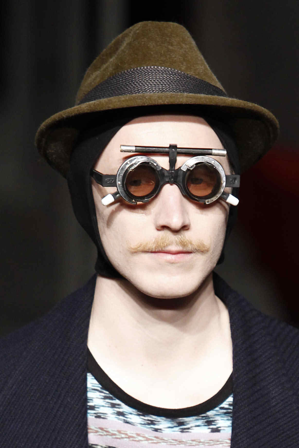 Henrik Vibskov 2011ﶬbDƬ