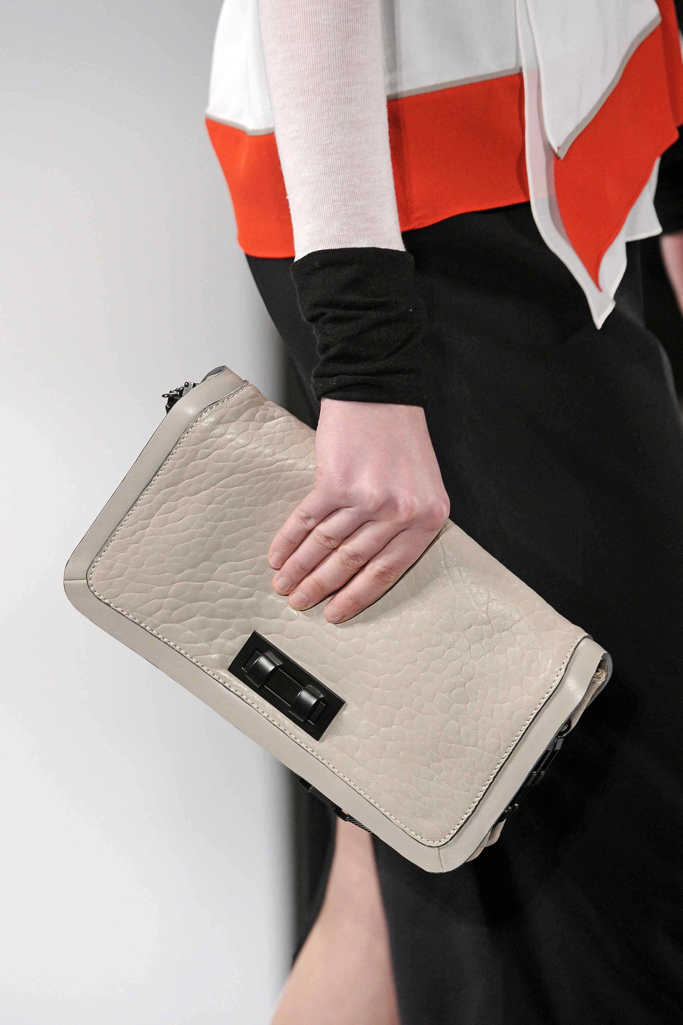 BCBG Max Azria 2011ﶬŮʿDƬ