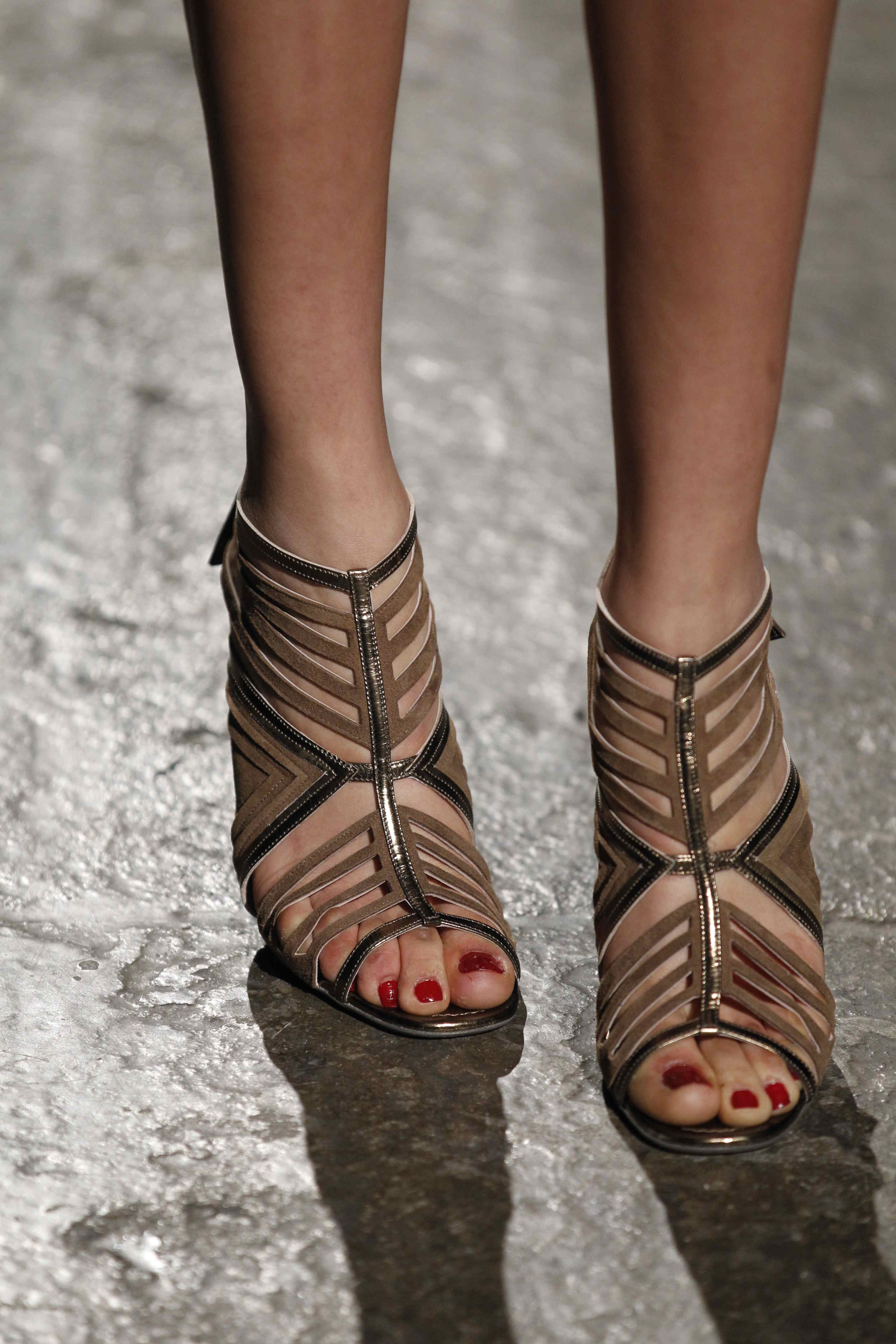 Halston 2011ﶬŮʿЬĸDƬ