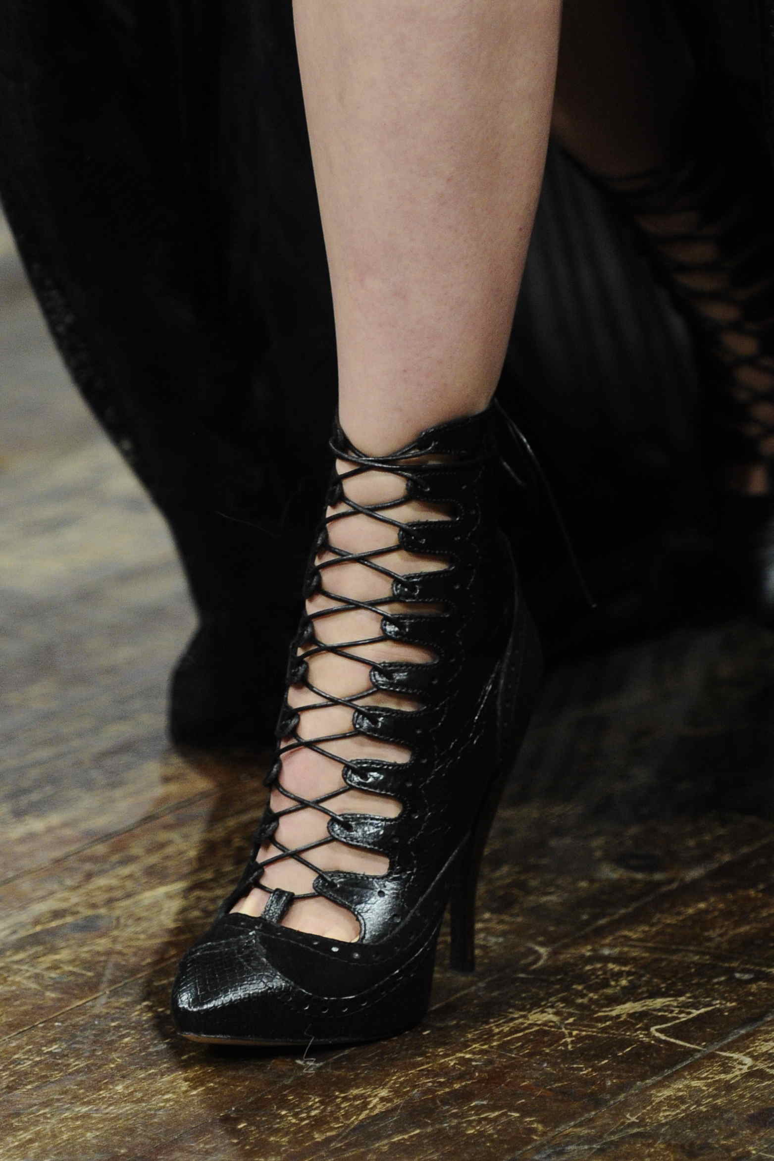 Julien Macdonald 2011ﶬŮʿЬĸDƬ
