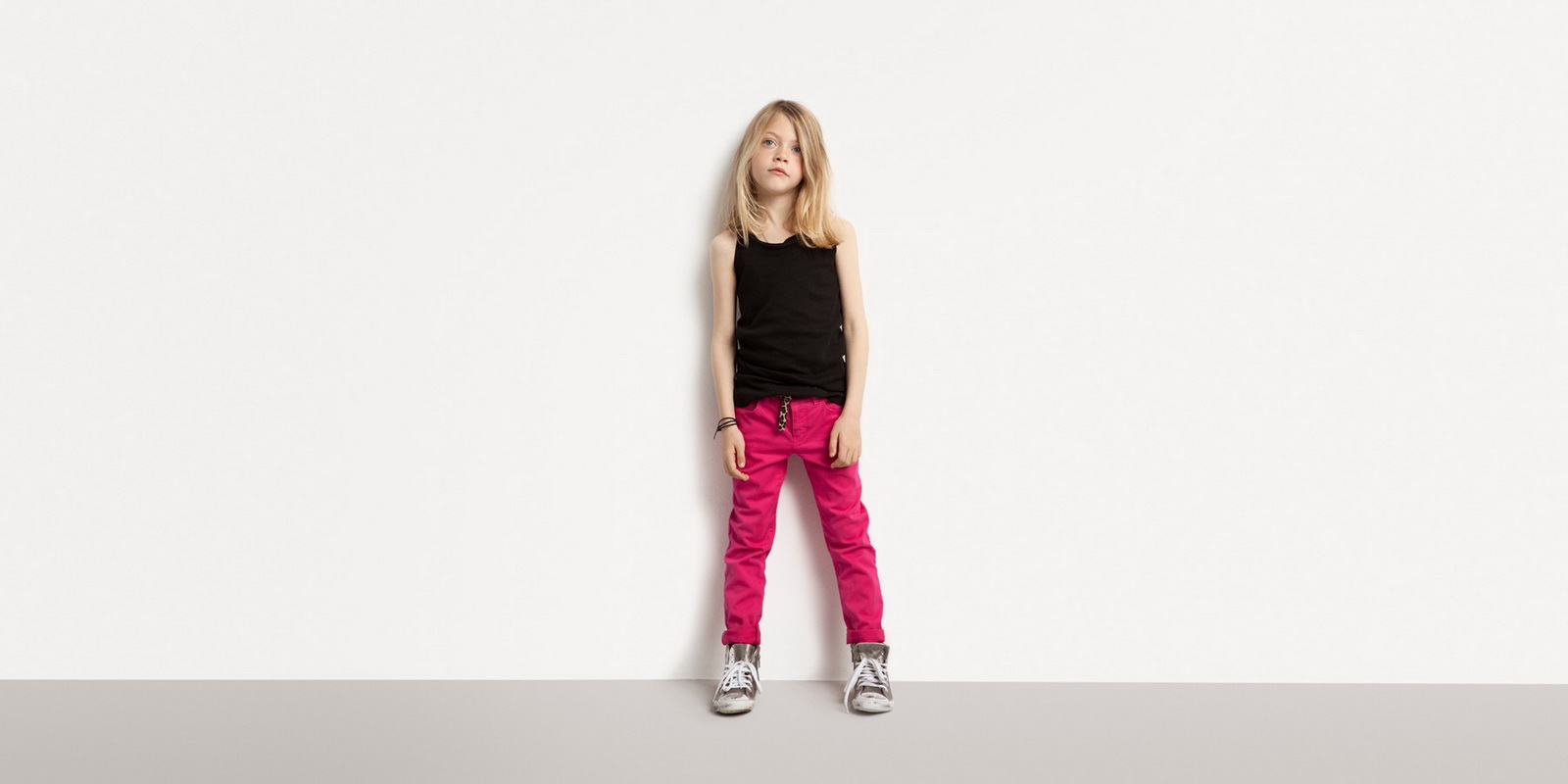 Zara trfyoungϵ2011ͯbLookbookDƬ