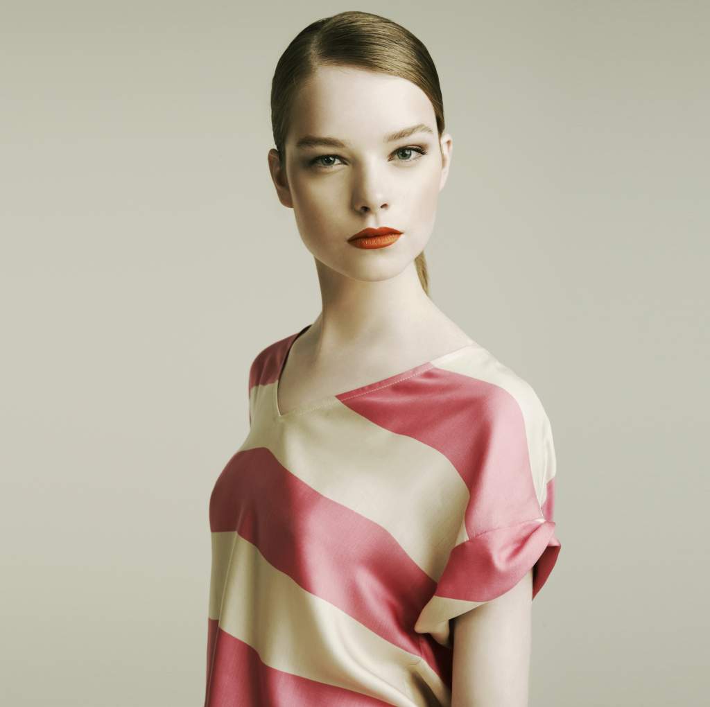 Zara 2011 ŮbLookbookDƬ