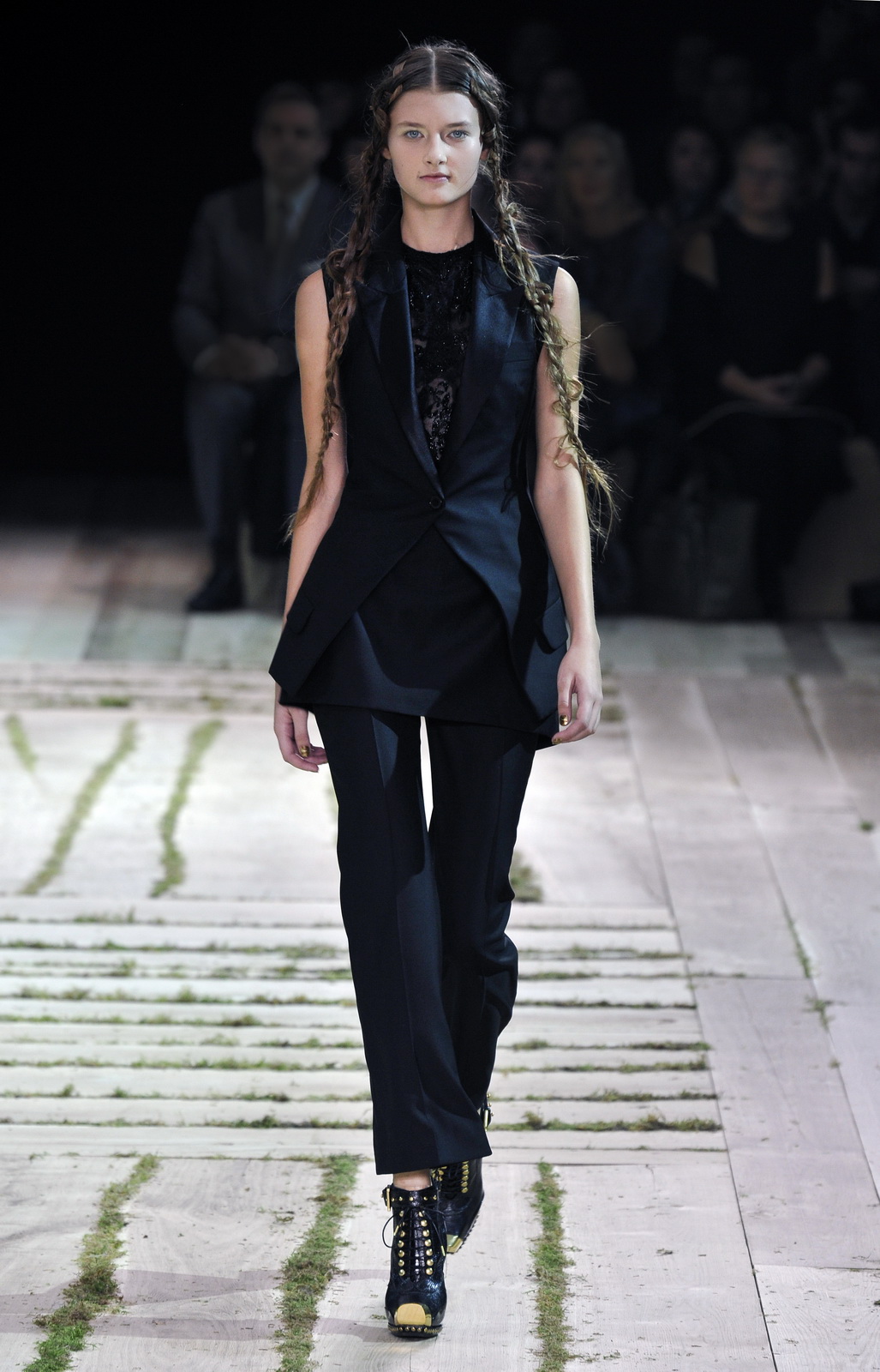Alexander McQueen 11春夏女裝 秀場(chǎng)
