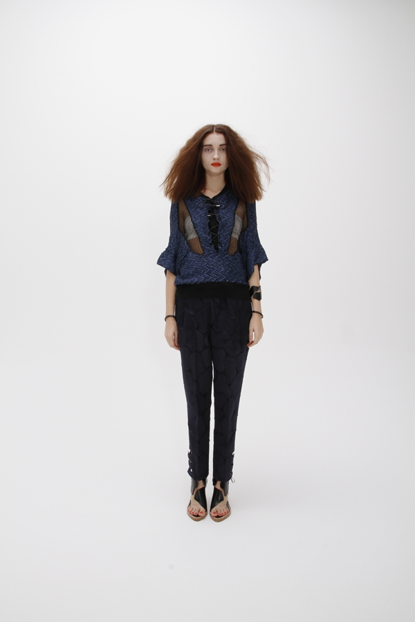TOGA 11Ůb LookbookDƬ