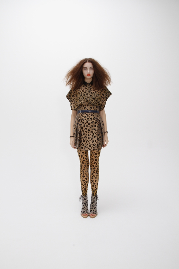TOGA 11Ůb LookbookDƬ