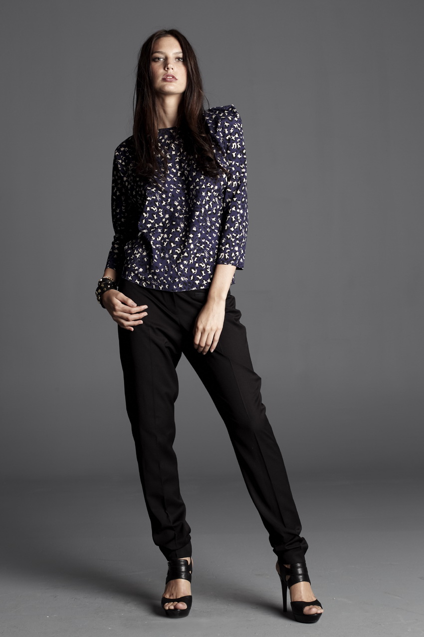 ARMANI EXCHANGE 2011ŮbƷTRAVELISTADƬ