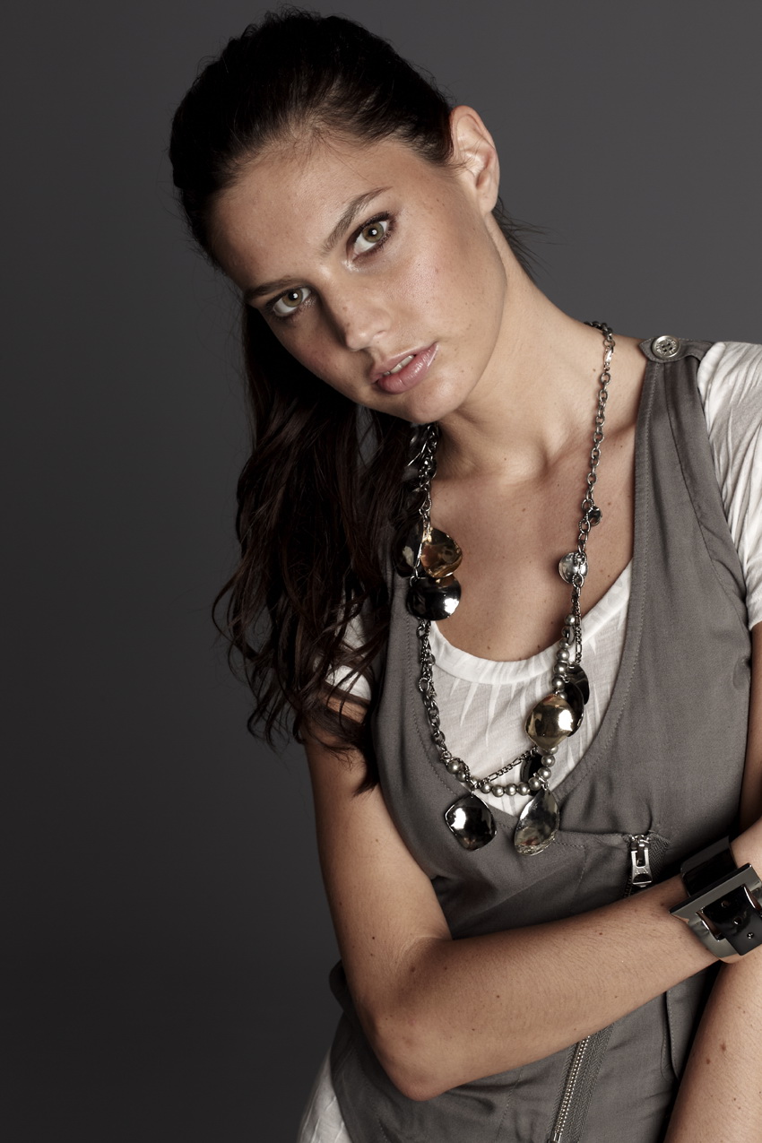 ARMANI EXCHANGE 2011ŮbƷTRAVELISTADƬ