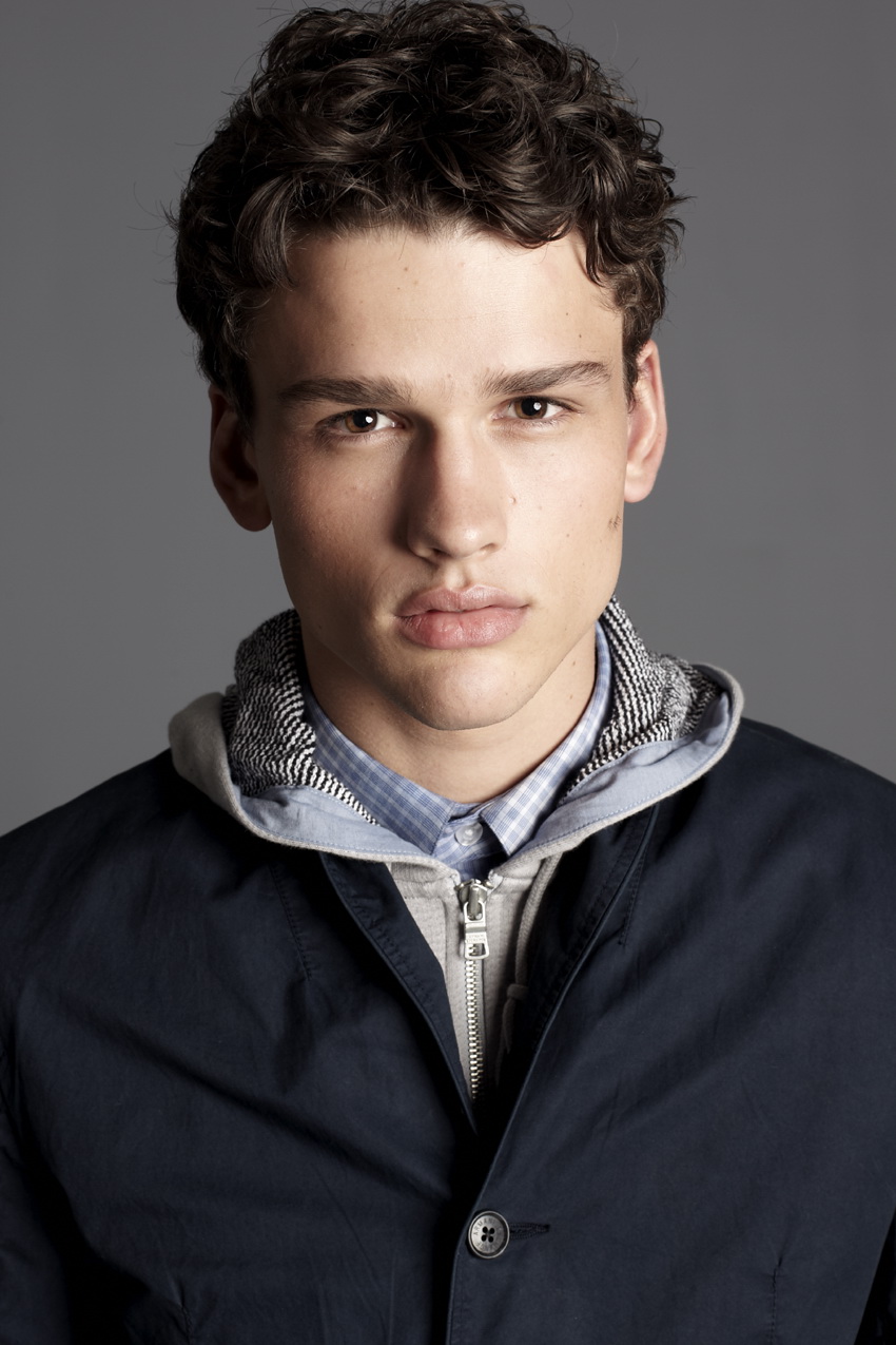 ARMANI EXCHANGE 2011bƷTRAVELISTADƬ