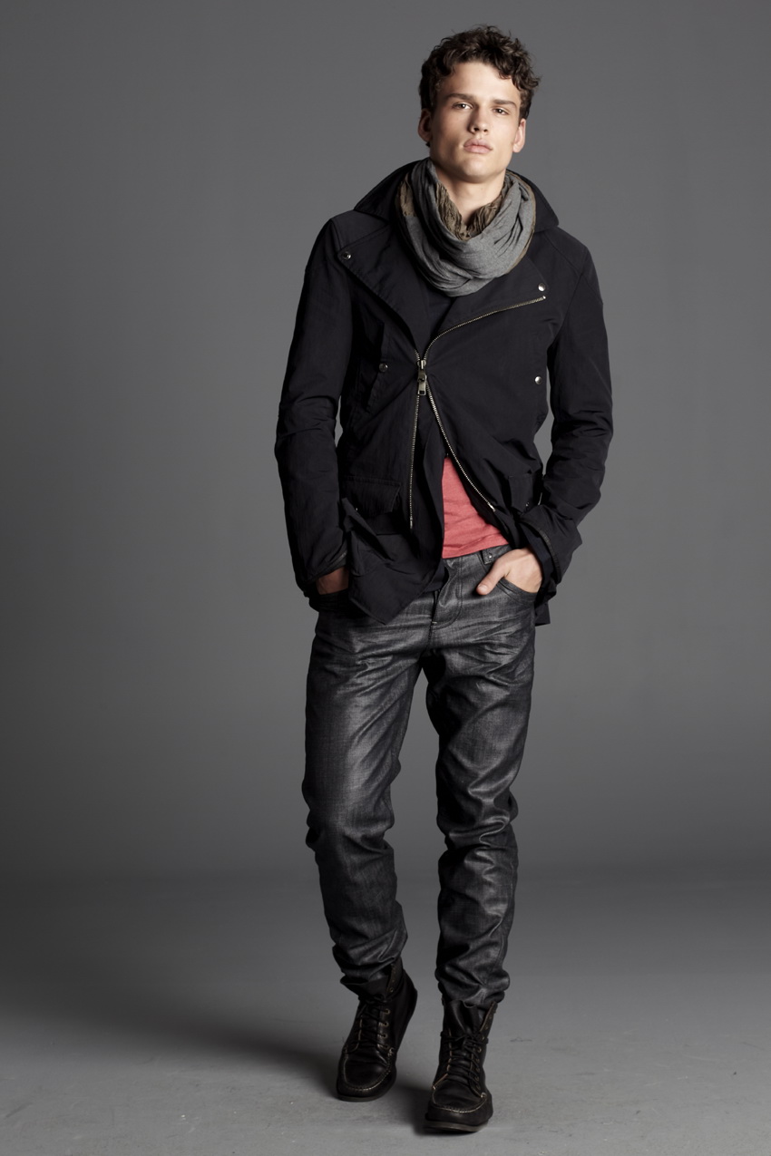 ARMANI EXCHANGE 2011bƷTRAVELISTADƬ