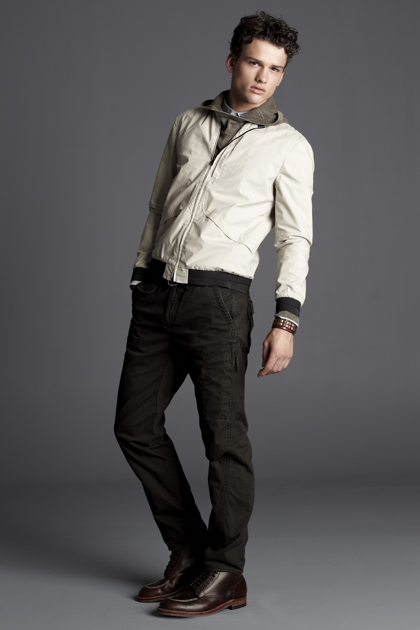 ARMANI EXCHANGE 2011bƷTRAVELISTADƬ
