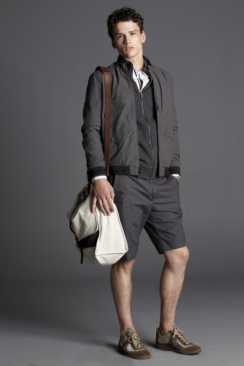 ARMANI EXCHANGE 2011bƷTRAVELISTADƬ