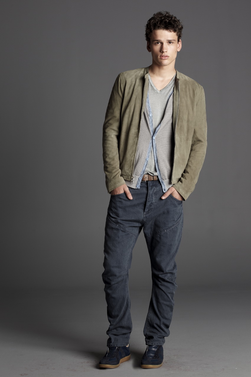 ARMANI EXCHANGE 2011bƷTRAVELISTADƬ