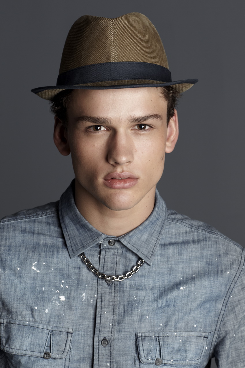 ARMANI EXCHANGE 2011bƷTRAVELISTADƬ