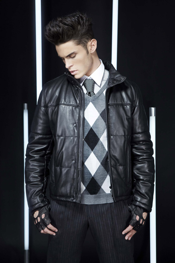 Karl Lagerfeld 2011ﶬbV DƬ