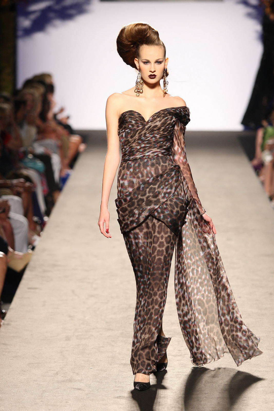 Raffaella Curiel 2011ﶬ(chng)DƬ